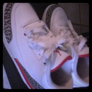 Kids Jordan’s worn once size 13